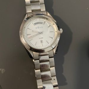 Revo watch needs battery